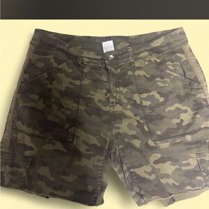 Camouflage Women's Shorts size 12